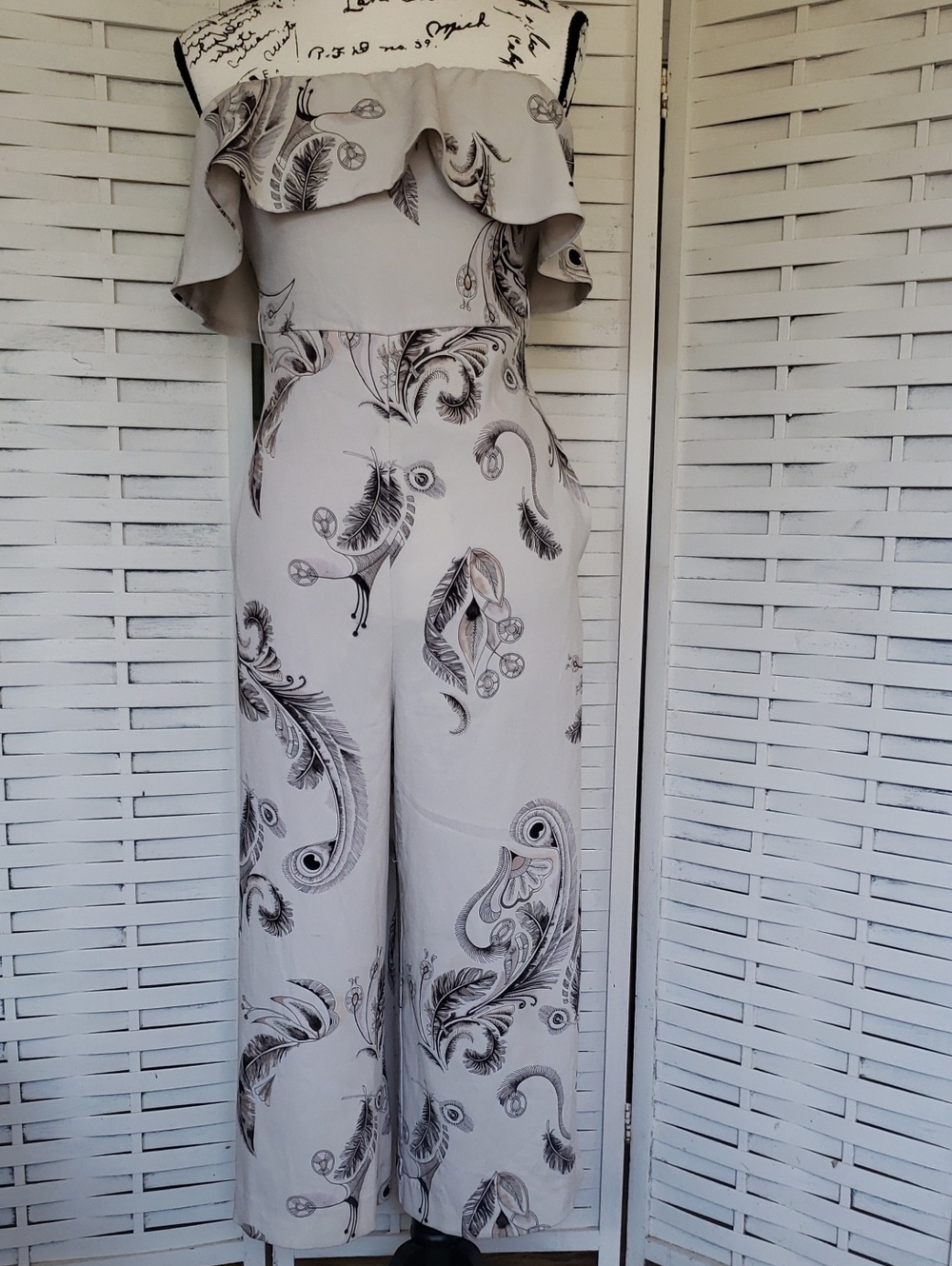 Babaton Strapless Ruffle Wide-Leg Jumpsuit in Light Gray Paisley Size 8